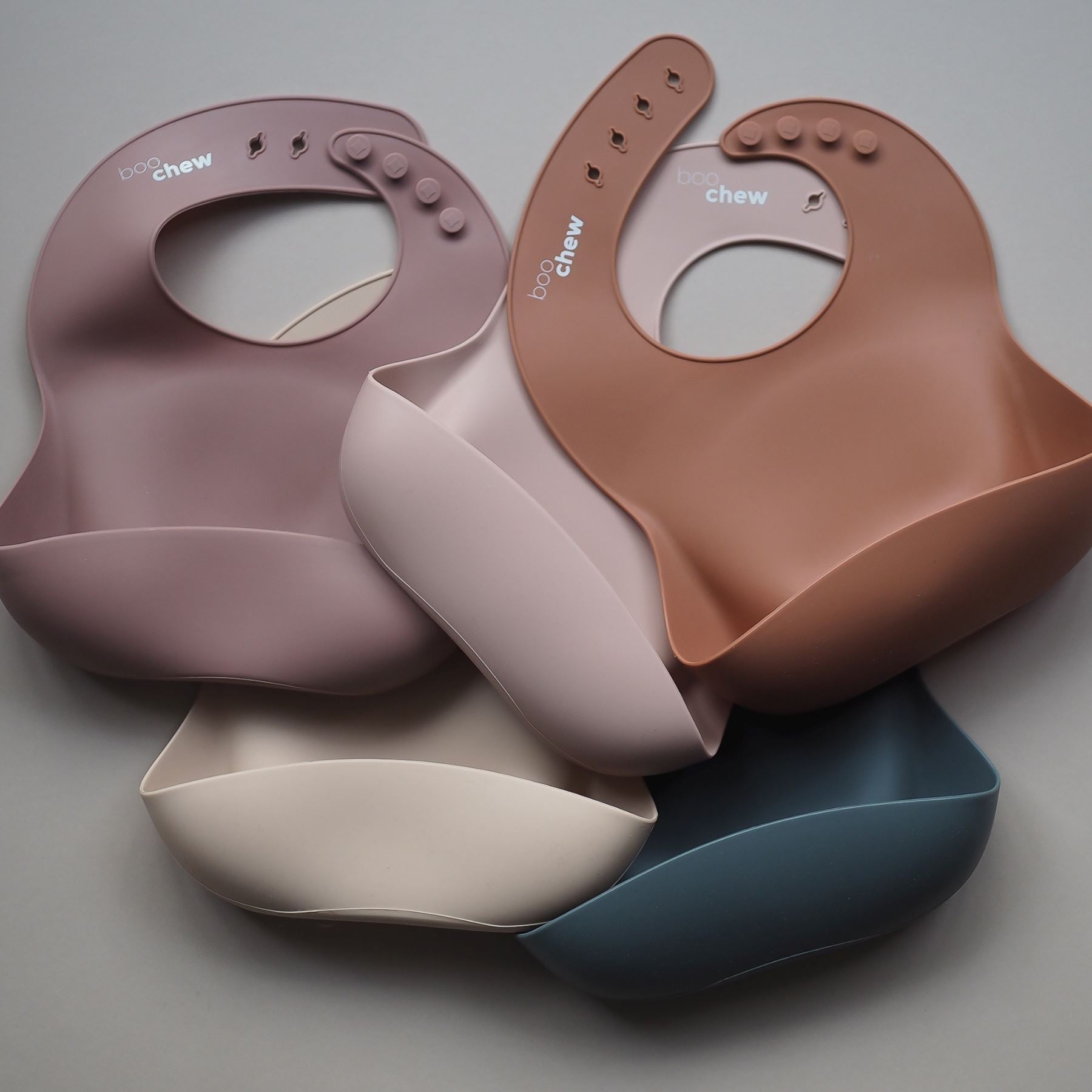 Set of 2 <br> Silicone Bibs Boo Chew